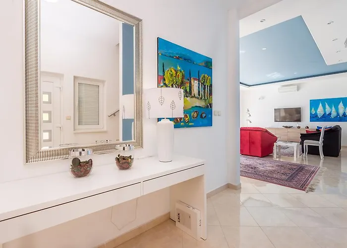 Villa Sveti Petar - With Heated Pool And Outdoor Jacuzzi Opatija