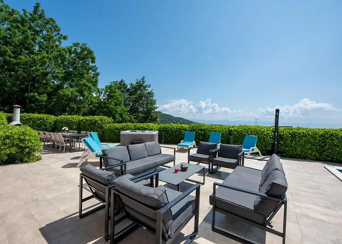 Sveti Petar - With Heated Pool And Outdoor Jacuzzi ヴィラ オパティヤ