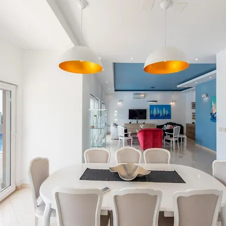 Sveti Petar - With Heated Pool And Outdoor Jacuzzi فيلة *