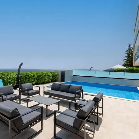 Sveti Petar - With Heated Pool And Outdoor Jacuzzi فيلة أوباتيا