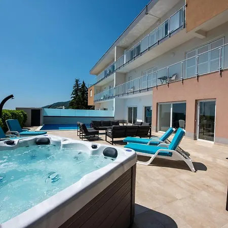 Sveti Petar - With Heated Pool And Outdoor Jacuzzi * أوباتيا