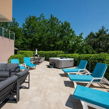 Sveti Petar - With Heated Pool And Outdoor Jacuzzi فيلة