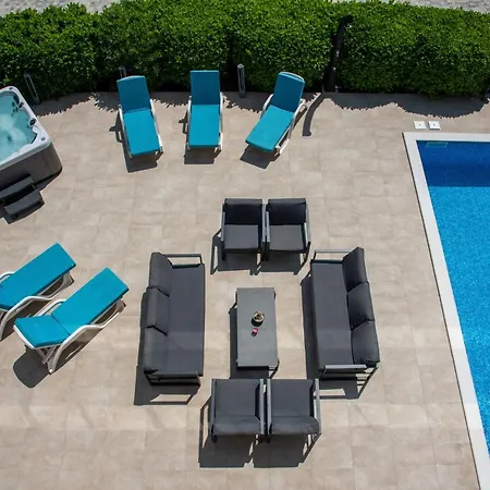 Sveti Petar - With Heated Pool And Outdoor Jacuzzi * أوباتيا