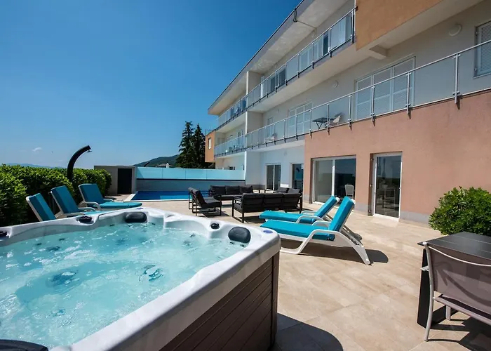 Sveti Petar - With Heated Pool And Outdoor Jacuzzi * 오파티아