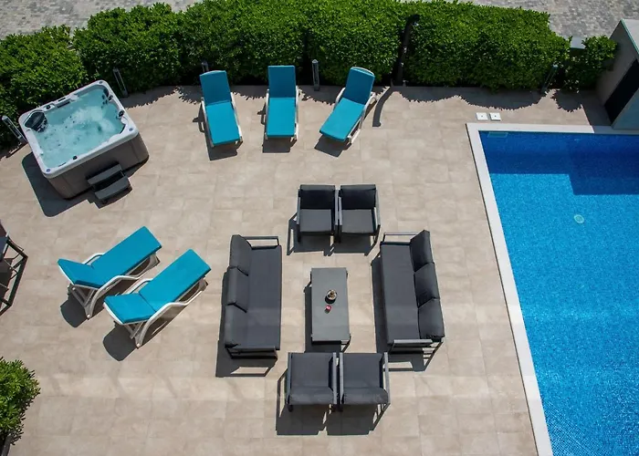 Sveti Petar - With Heated Pool And Outdoor Jacuzzi * 오파티아