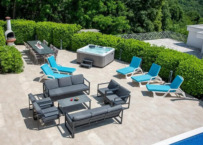 Sveti Petar - With Heated Pool And Outdoor Jacuzzi 빌라 오파티아
